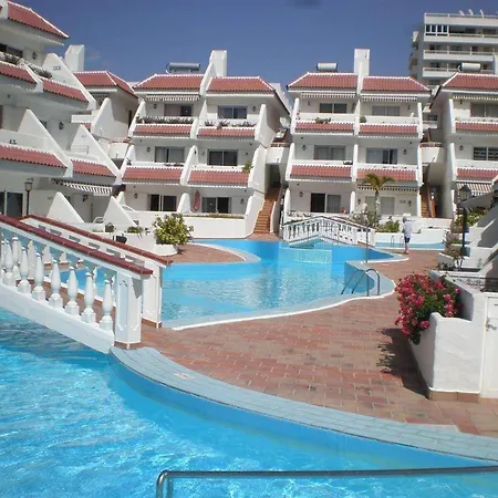 Arona 2-bed - Sleeps 5 - Outdoor Pool Apartment