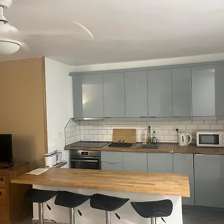 Apartment Arona 2-bed - Sleeps 5 - Outdoor Pool Arona (Tenerife)